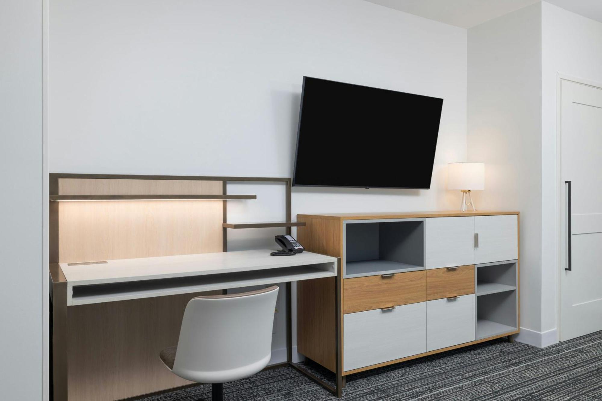 Towneplace Suites By Marriott Hadley Amherst Экстерьер фото