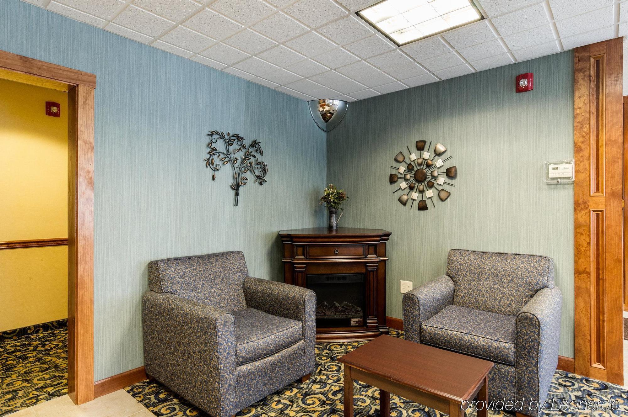Towneplace Suites By Marriott Hadley Amherst Экстерьер фото