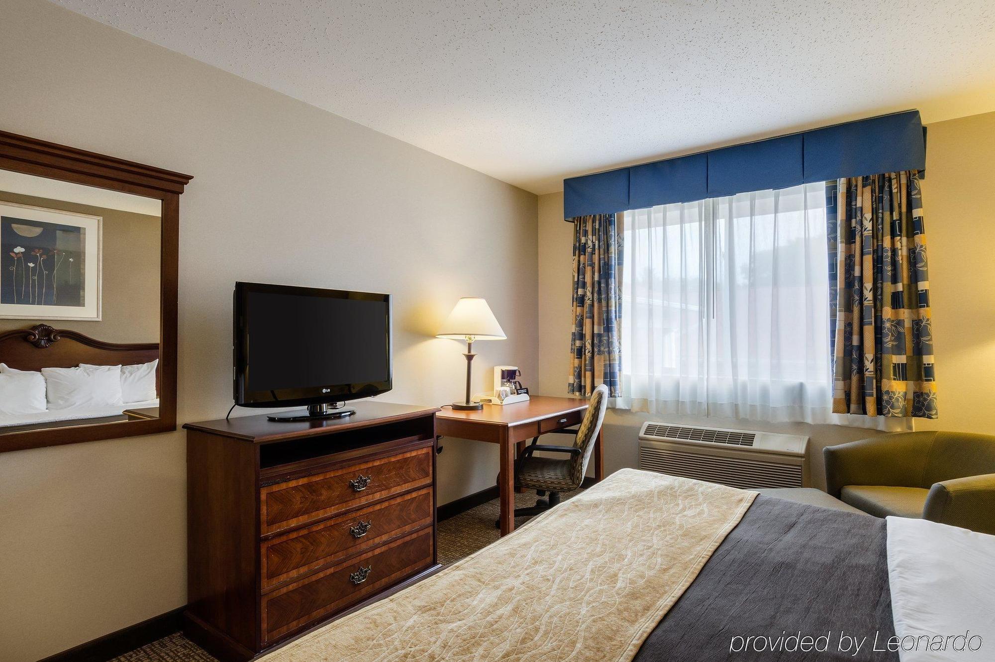 Towneplace Suites By Marriott Hadley Amherst Экстерьер фото