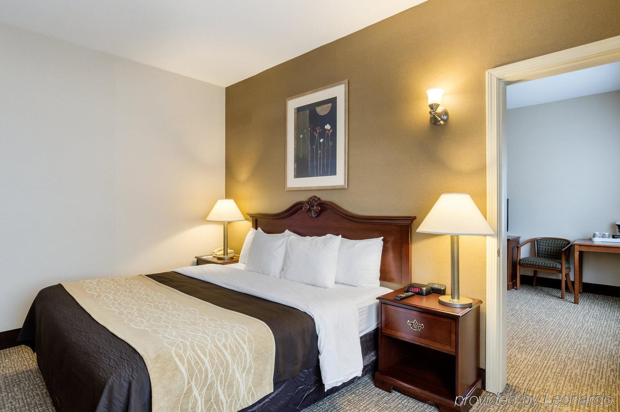 Towneplace Suites By Marriott Hadley Amherst Экстерьер фото