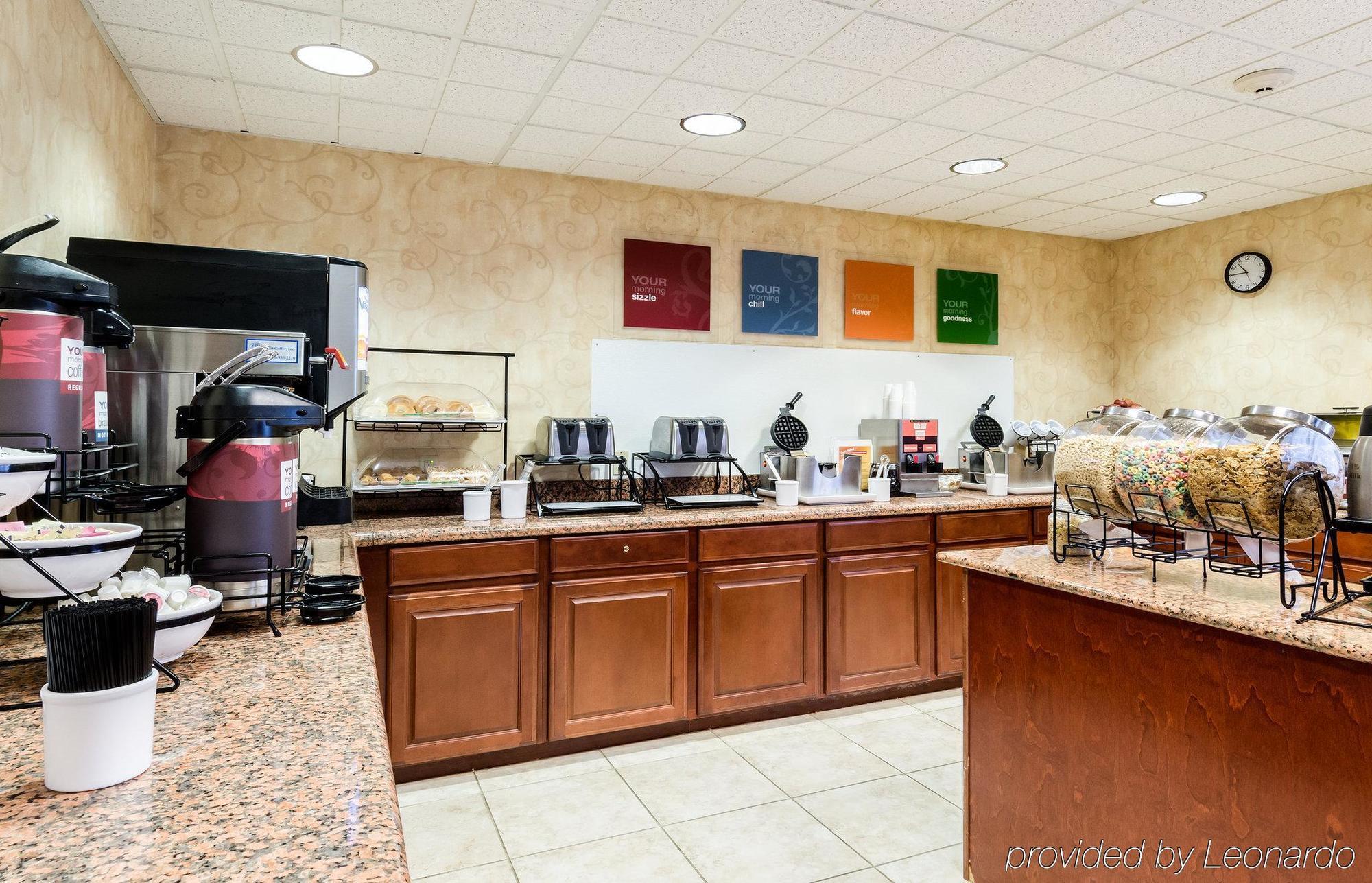Towneplace Suites By Marriott Hadley Amherst Экстерьер фото