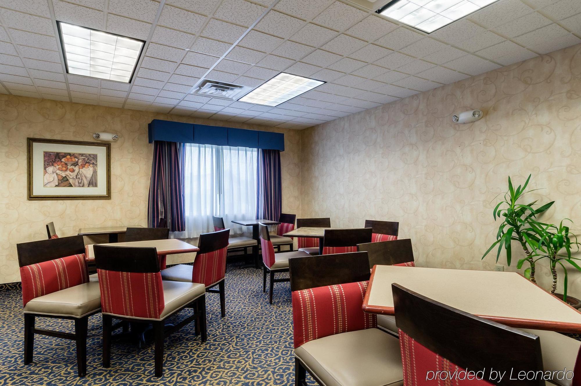 Towneplace Suites By Marriott Hadley Amherst Экстерьер фото