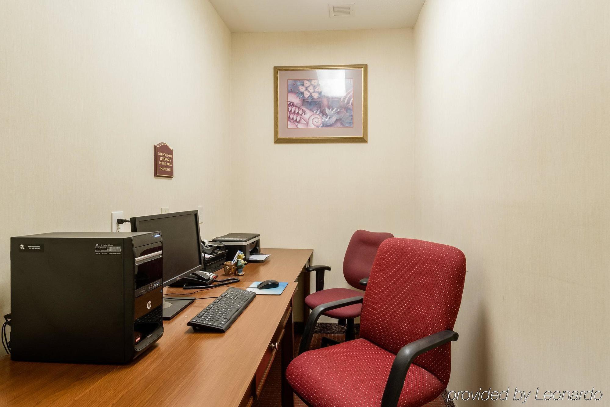 Towneplace Suites By Marriott Hadley Amherst Экстерьер фото