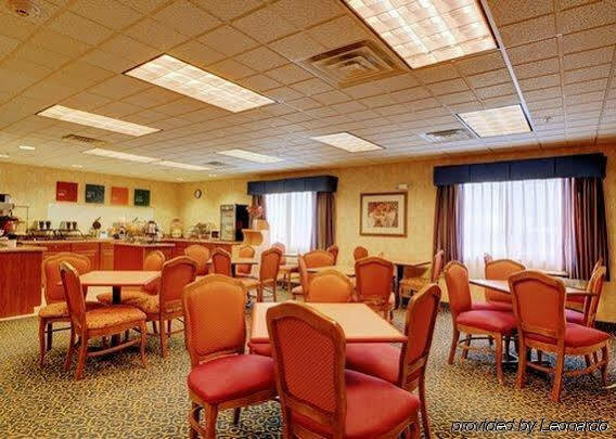 Towneplace Suites By Marriott Hadley Amherst Экстерьер фото